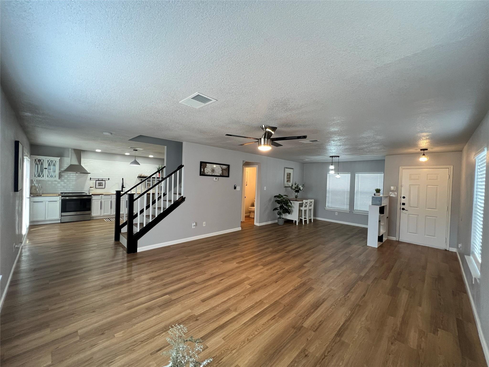 2411 Glen Field DR