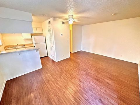 Photo of 4204 Speedway #105, Austin, TX 78751 (MLS # 4013716)