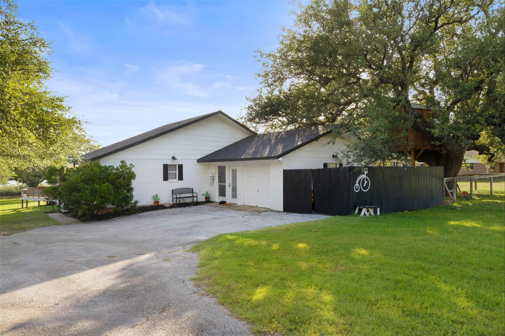 121 Willows RD