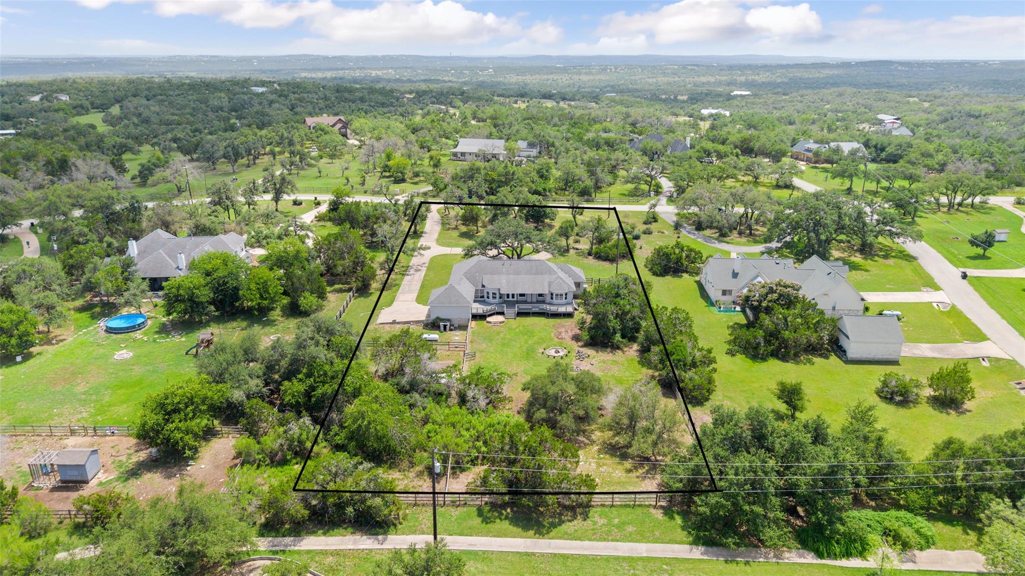 208 Saddletree LN
