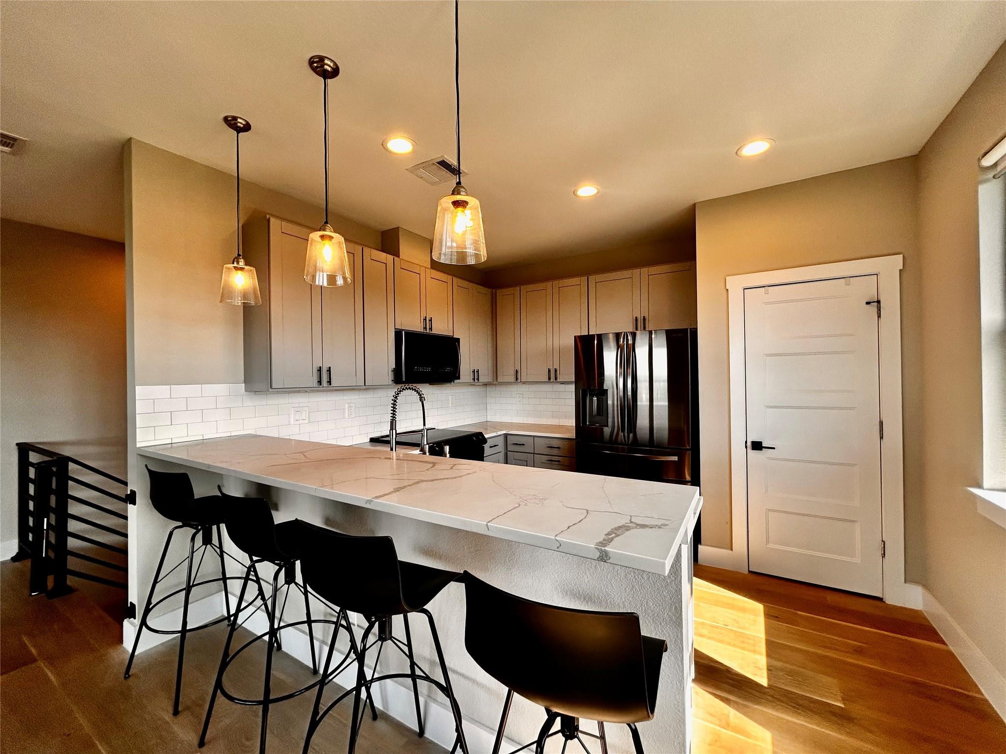 18700 Venture DR