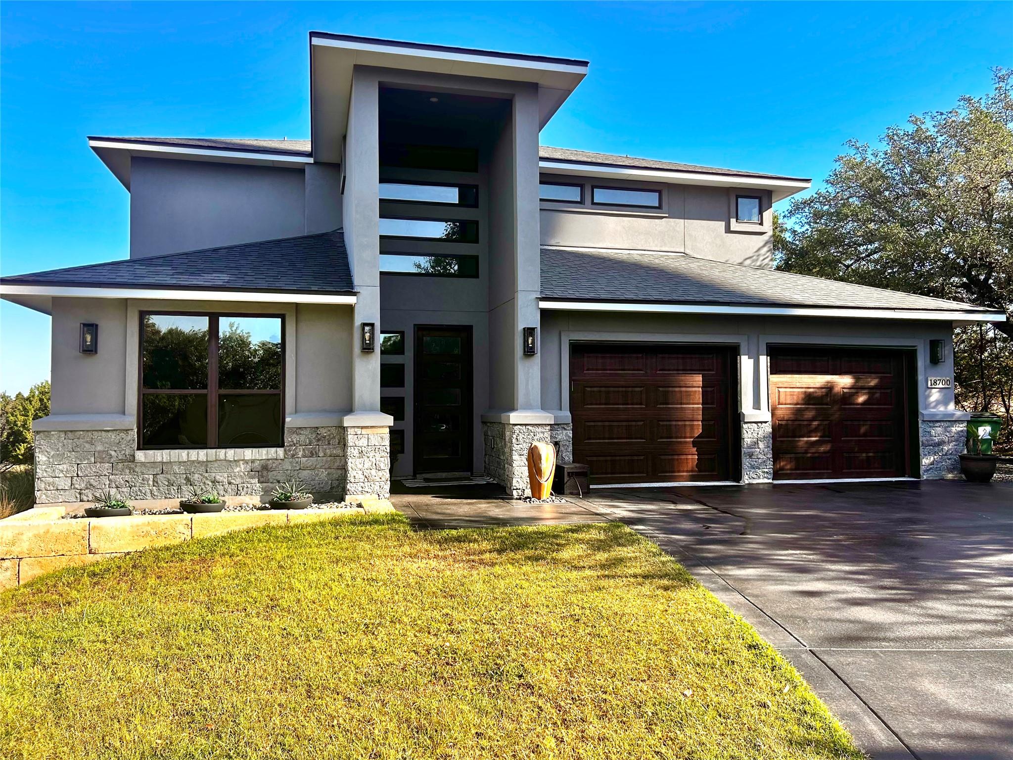 18700 Venture DR