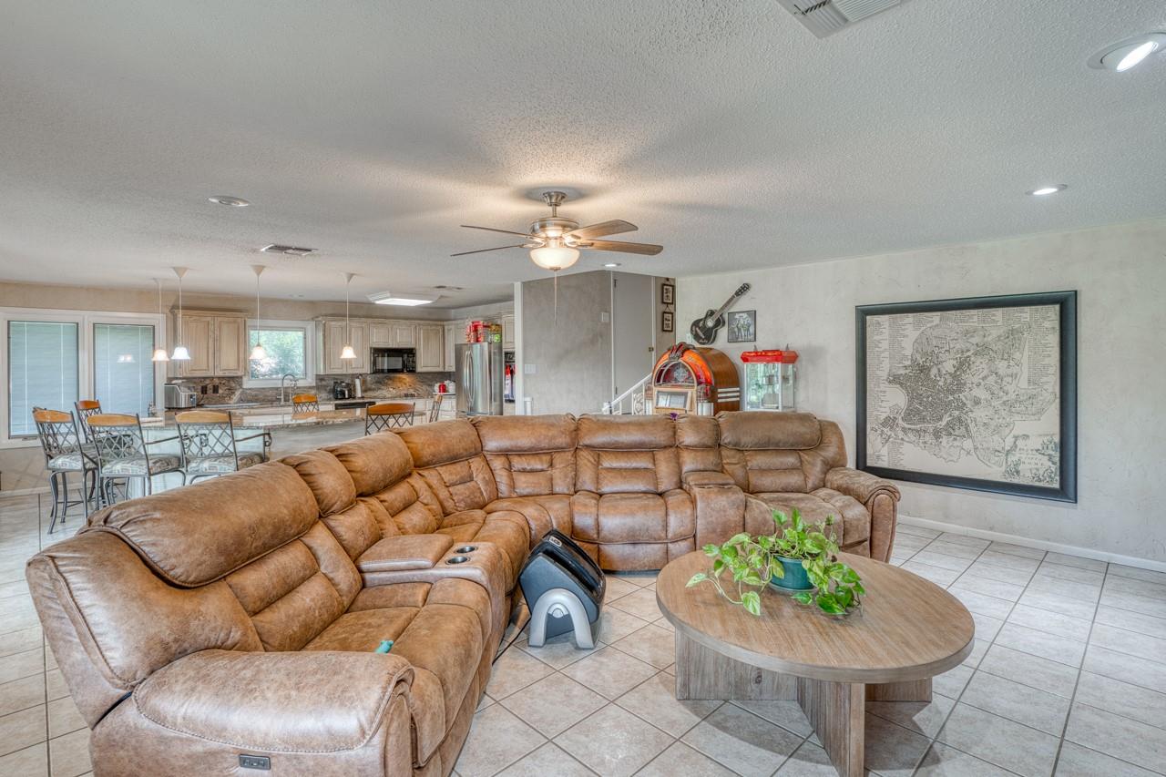 2000 Williams Lakeshore