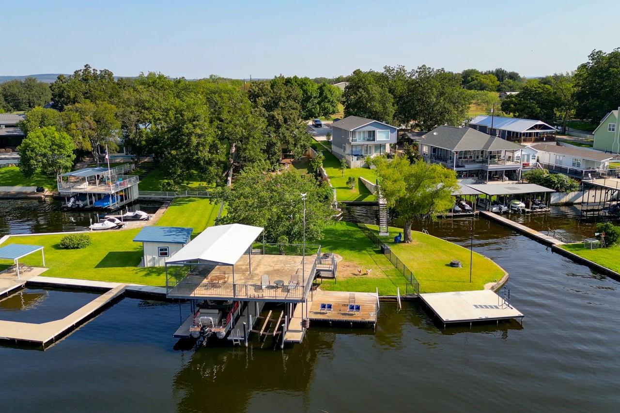 2000 Williams Lakeshore