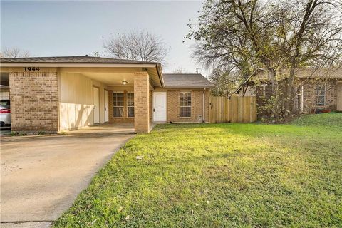 Photo of 1944 Nicole CIR #A, Round Rock, TX 78664 (MLS # 7131094)