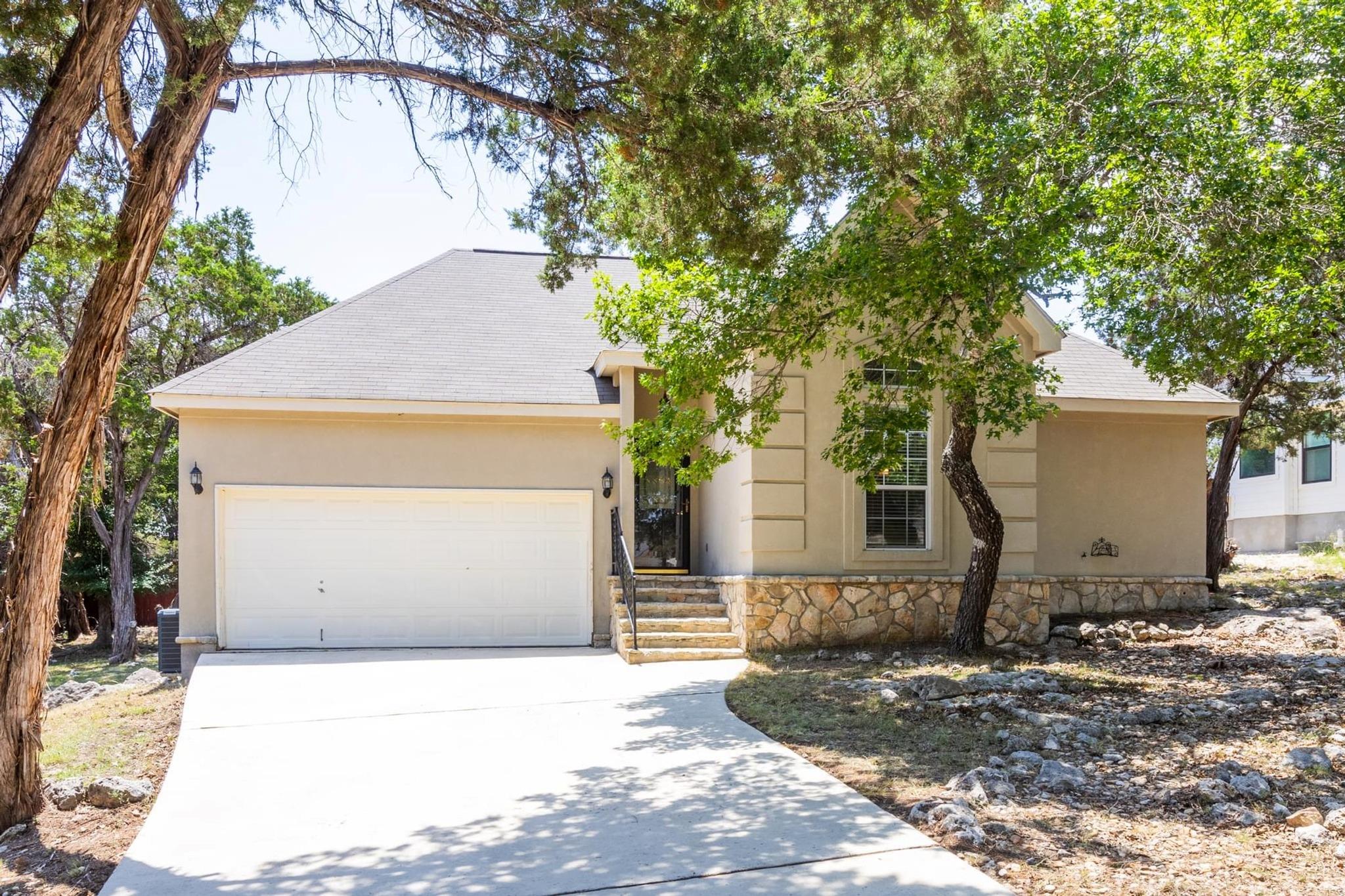 10 Lakewood CIR