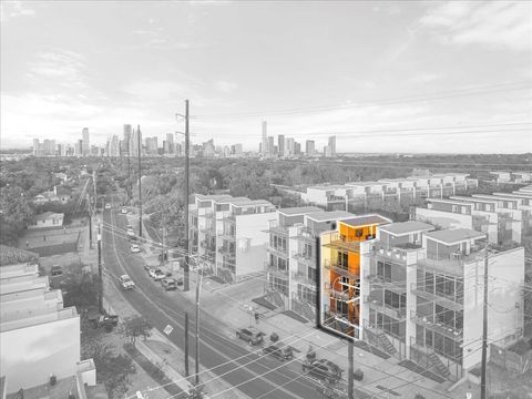 Photo of 2301 S 5th ST #6, Austin, TX 78704 (MLS # 2738661) Photo of 2301 S 5th ST #6, Austin, TX 78704 (MLS # 2738661)