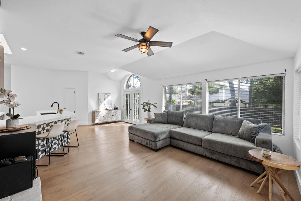 Photo of 6435 Old Harbor LN, Austin, TX 78739 (MLS # 6680157)