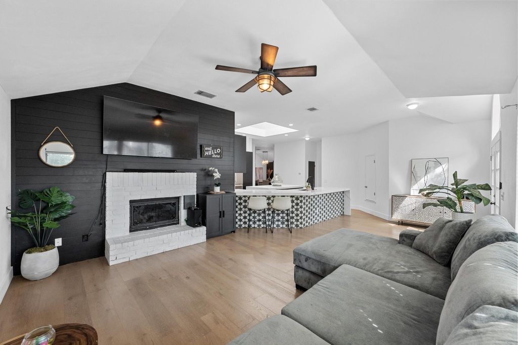 Photo of 6435 Old Harbor LN, Austin, TX 78739 (MLS # 6680157)