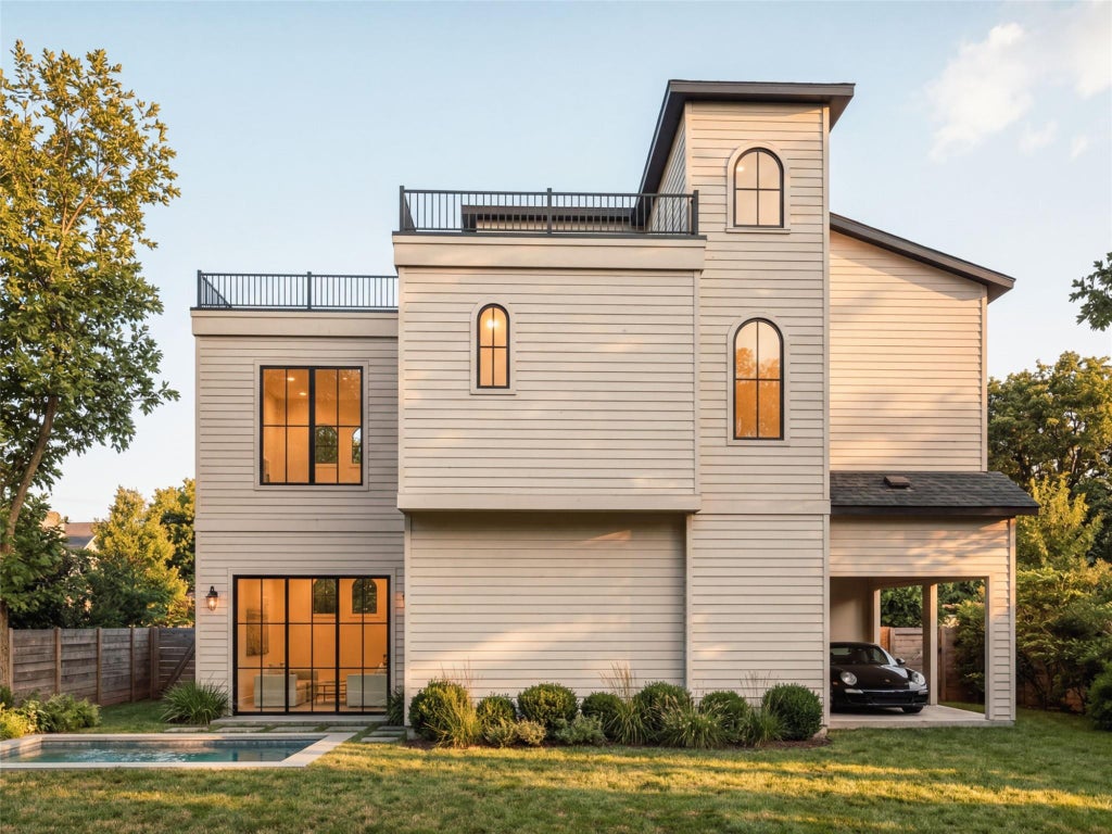 Photo of 1174 Oak Grove Ave #3, Austin, TX 78702 (MLS # 9352865)