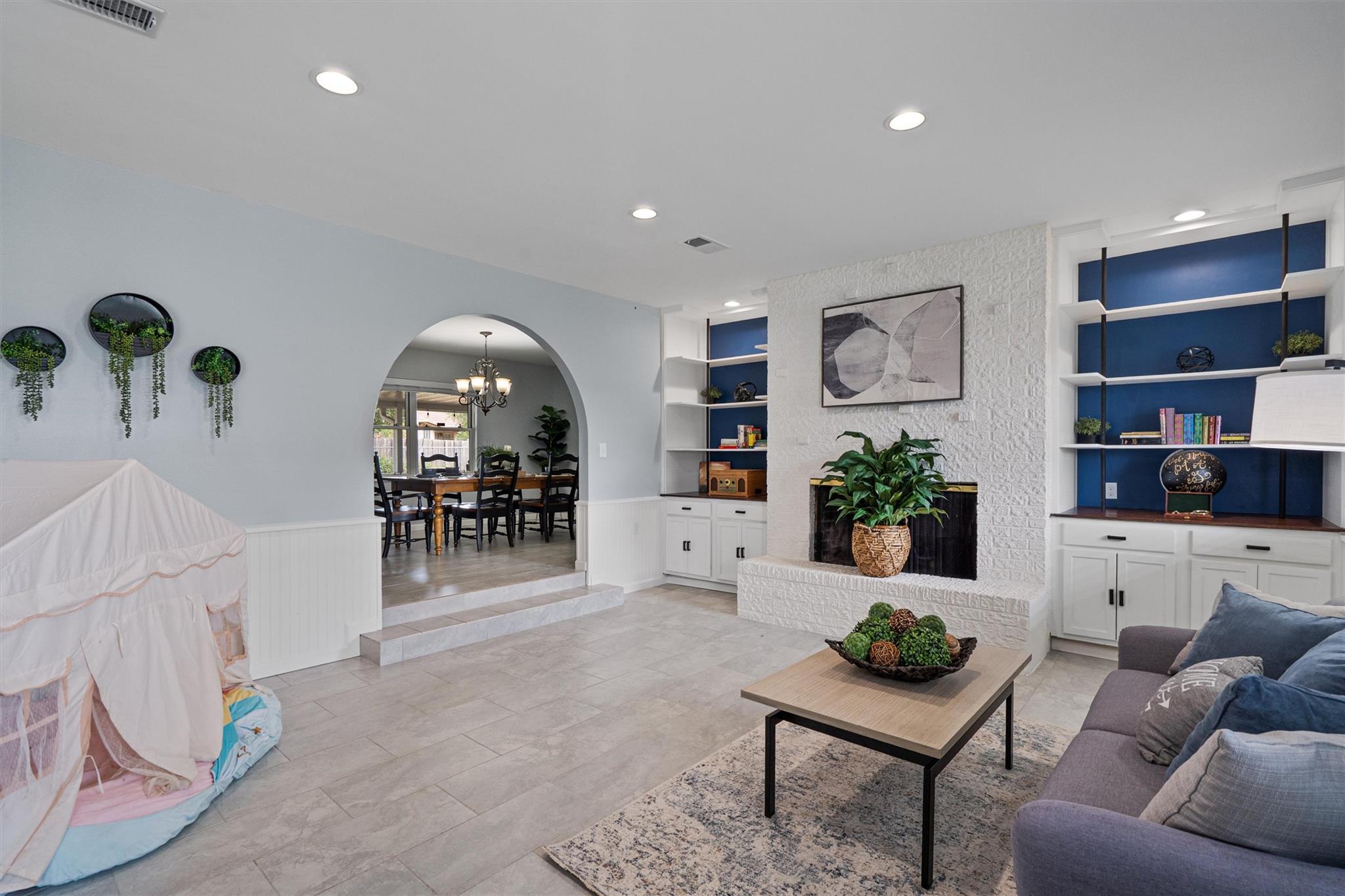 21446 Lakefront DR