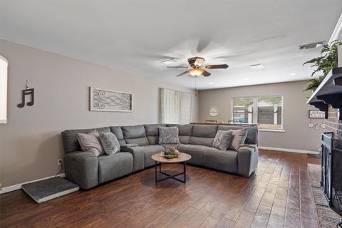 Tiny photo for 21446 Lakefront DR, Lago Vista, TX 78645 (MLS # 9031443)