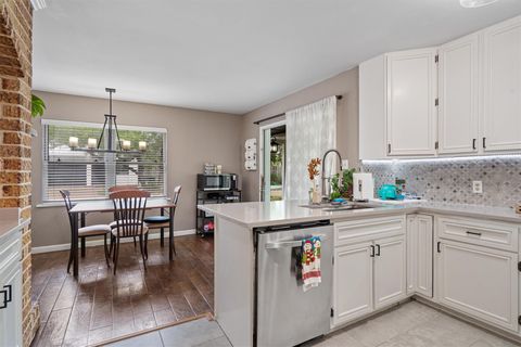 Tiny photo for 21446 Lakefront DR, Lago Vista, TX 78645 (MLS # 9031443)