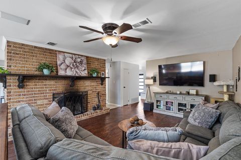 Tiny photo for 21446 Lakefront DR, Lago Vista, TX 78645 (MLS # 9031443)
