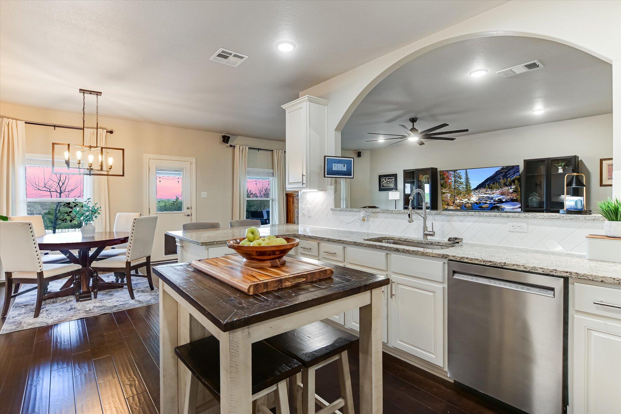 Manor, Texas 78653, United States, 4 Bedrooms Bedrooms, ,3 BathroomsBathrooms,Residential,Active,93241
