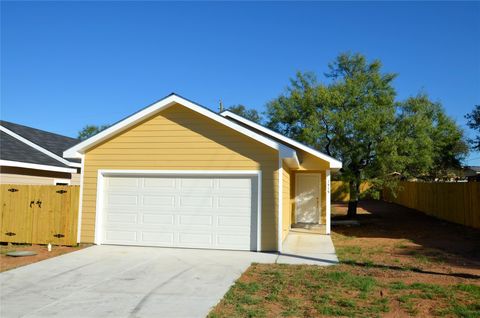 1515 Navajo TRL Kingsland TX 78639