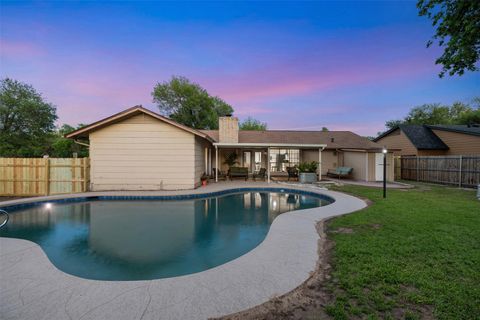 Photo of 9910 Faylin DR, Austin, TX 78753 (MLS # 1942179)