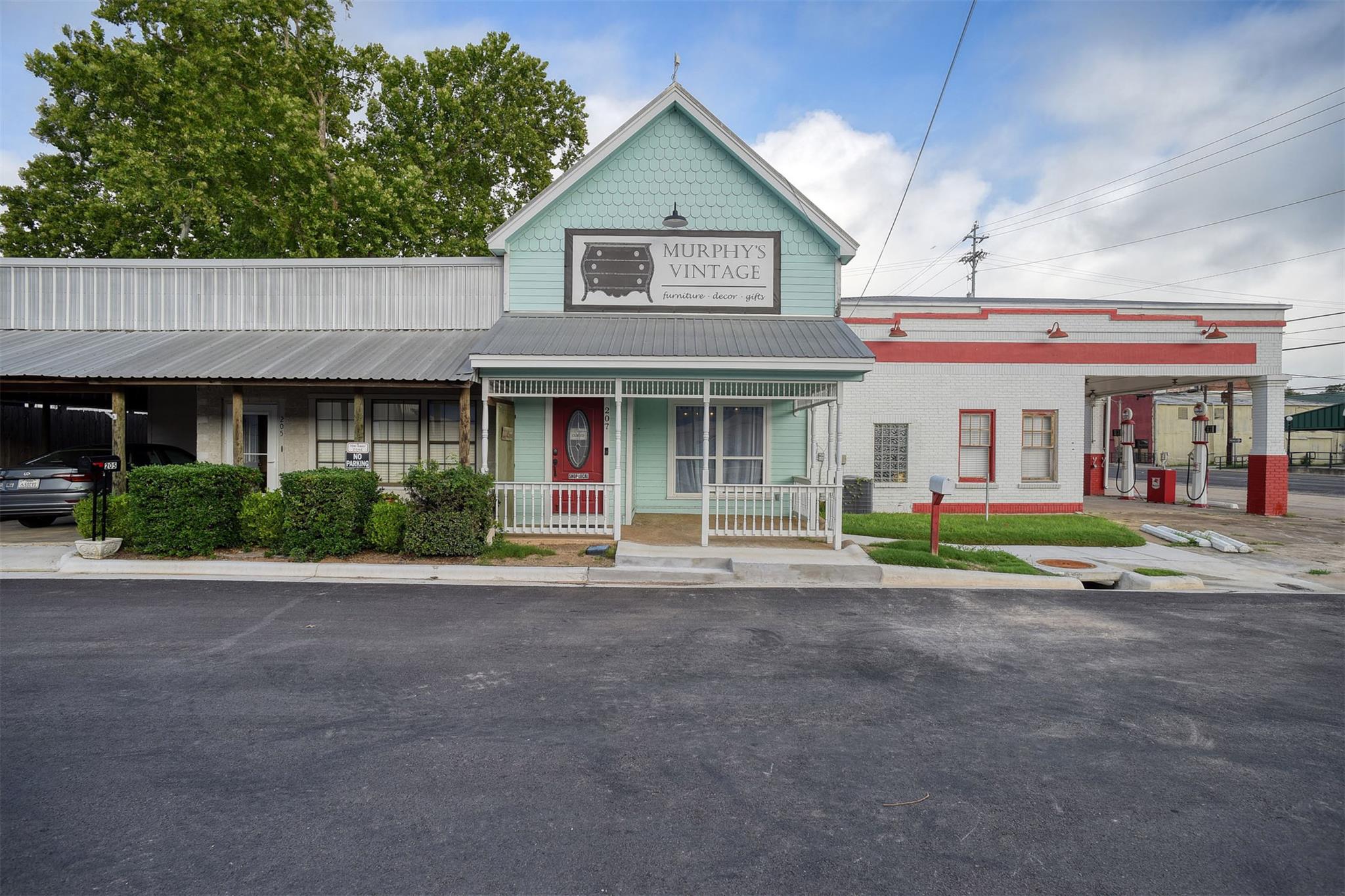 207 Olive ST