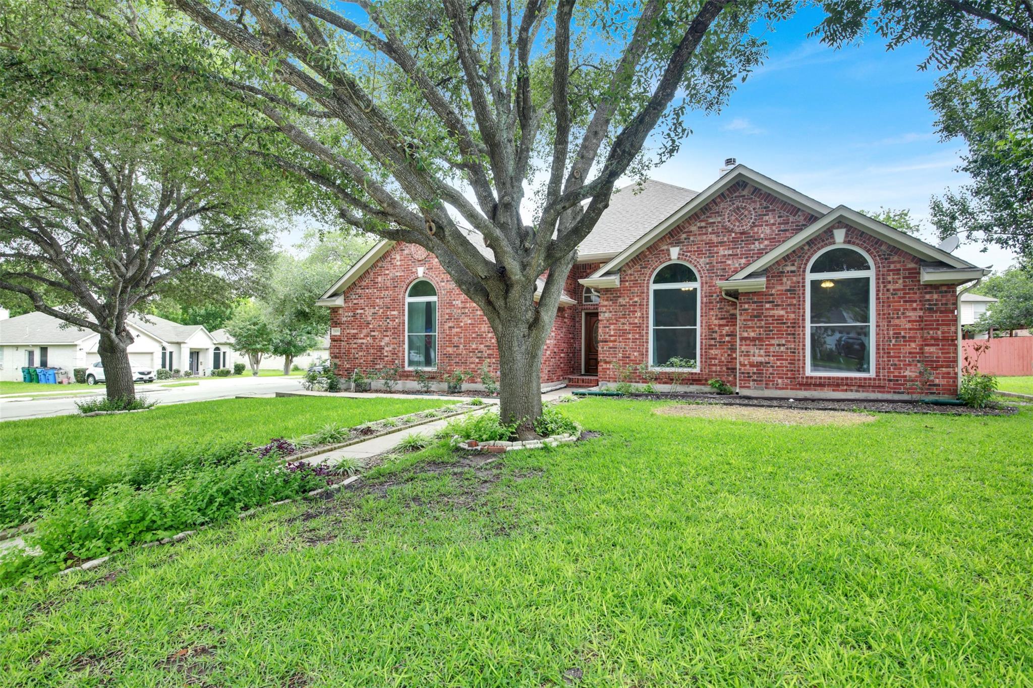 606 Dundalk Bay CV