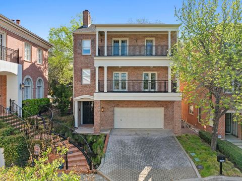 Photo of 2702 Hillview Green LN, Austin, TX 78703 (MLS # 4221206)