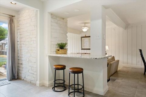 Tiny photo for 186 World of Tennis Sq SQ #186, Lakeway, TX 78738 (MLS # 9701034)