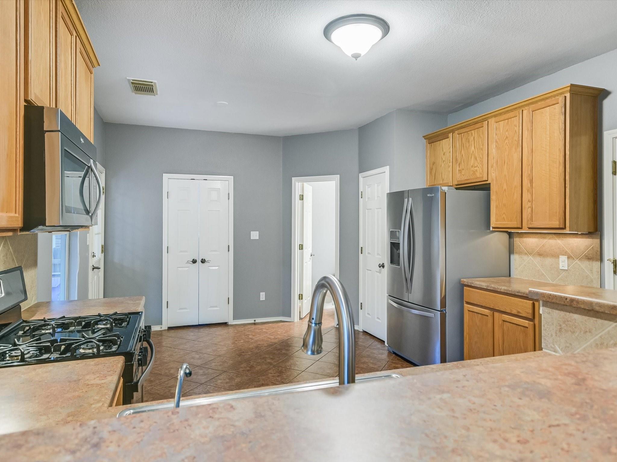 Pflugerville, Texas 78660, United States, 3 Bedrooms Bedrooms, ,3 BathroomsBathrooms,Residential,Pending,35319