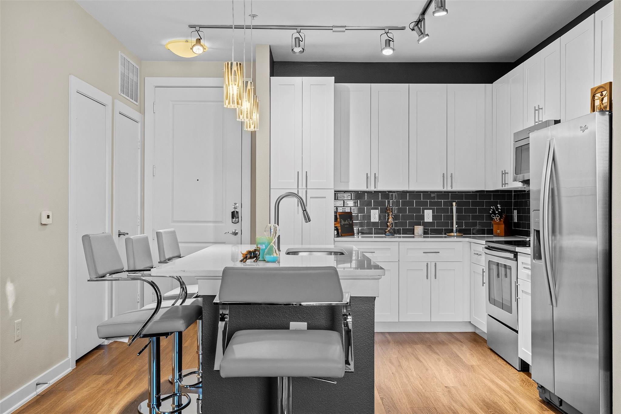 1900 Barton Springs RD 5027