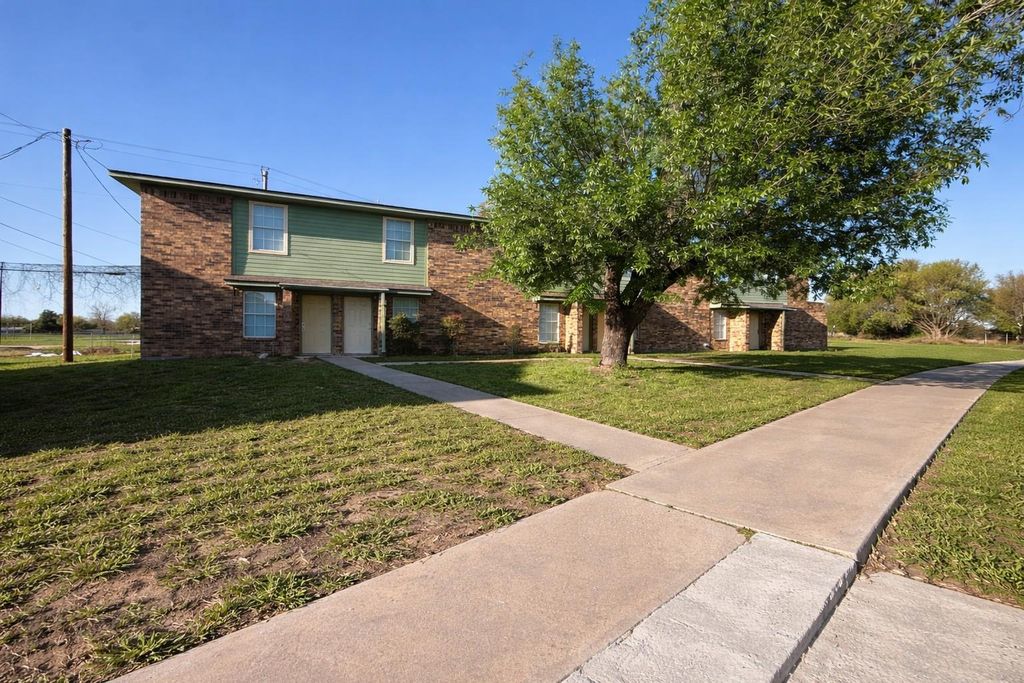 Photo of 300 Meadow DR, Rockdale, TX 76567 (MLS # 9220852)