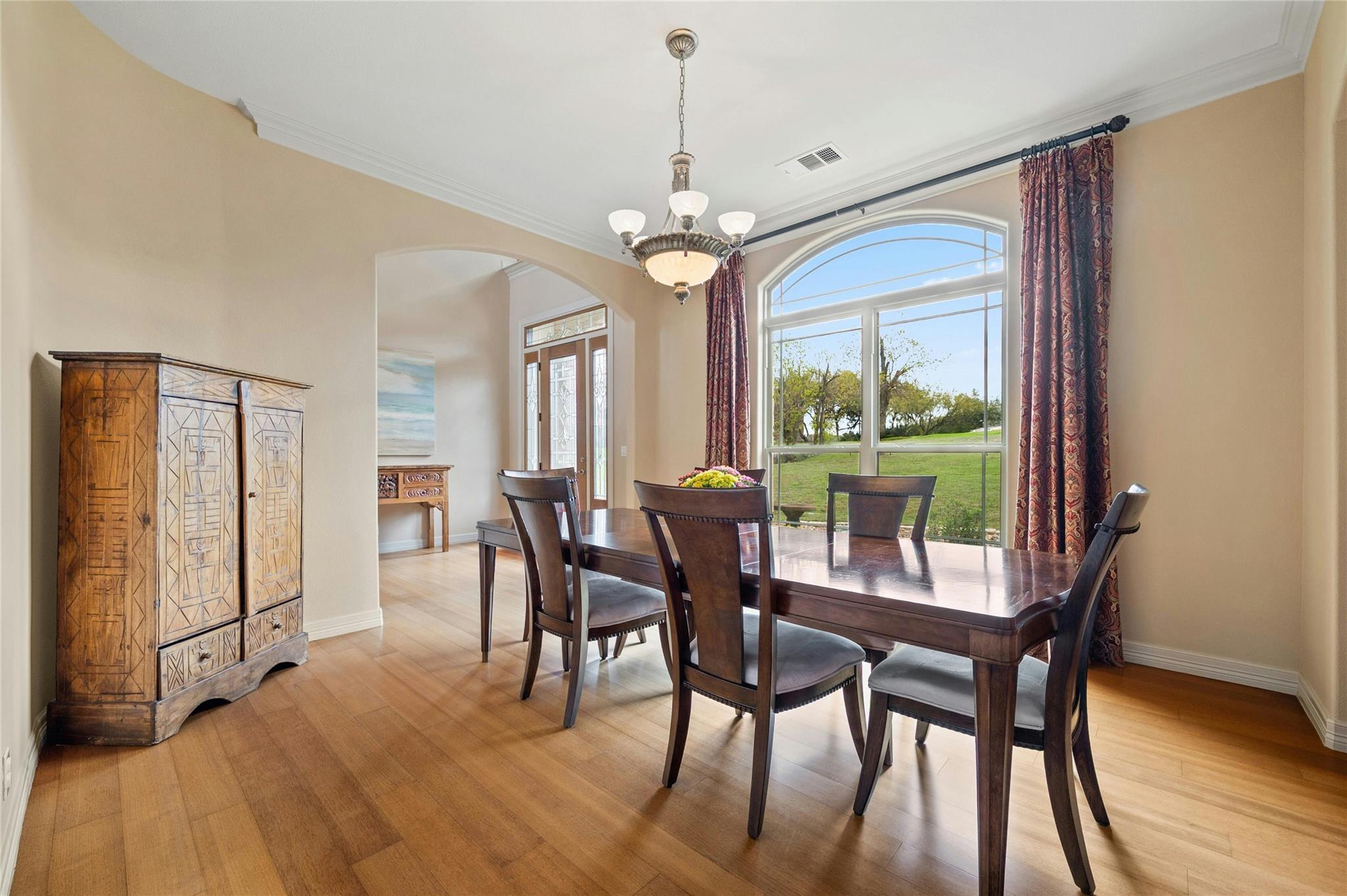 8132 Beauregard DR