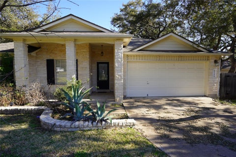 Photo of 5702 Fitchwood LN, Austin, TX 78749 (MLS # 4097968)
