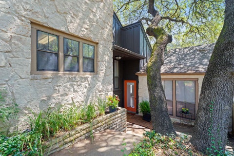 Photo of 6513 Cat Creek TRL, Austin, TX 78731 (MLS # 7585948)
