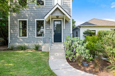 Photo of 2110 E 9th ST, Austin, TX 78702 (MLS # 3891333)