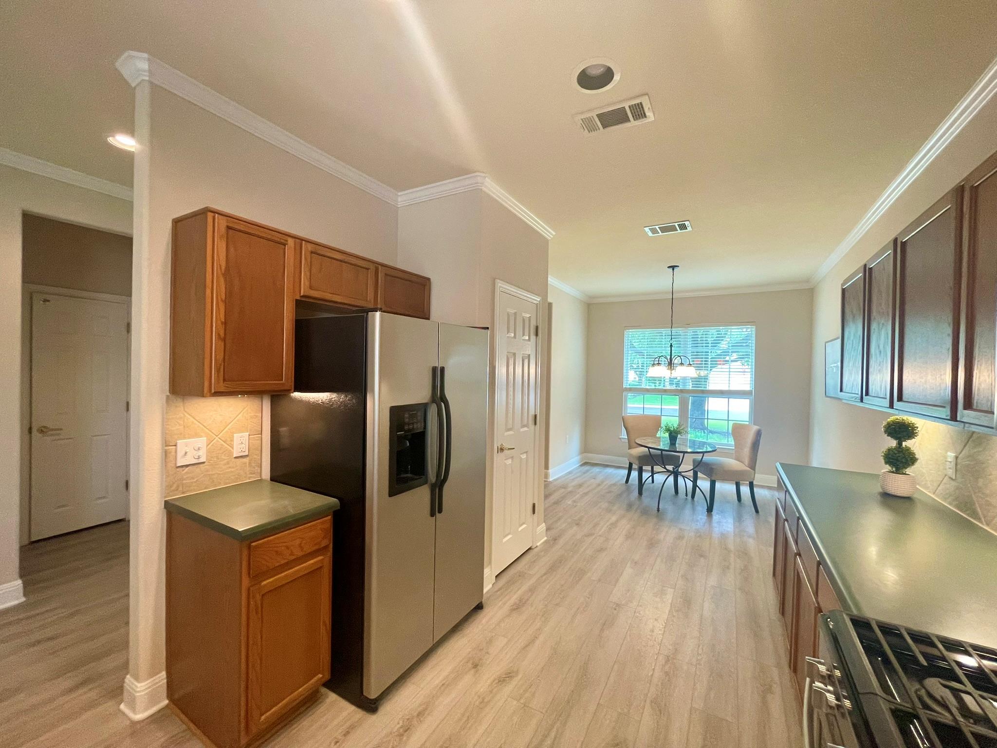 209 Crockett LOOP