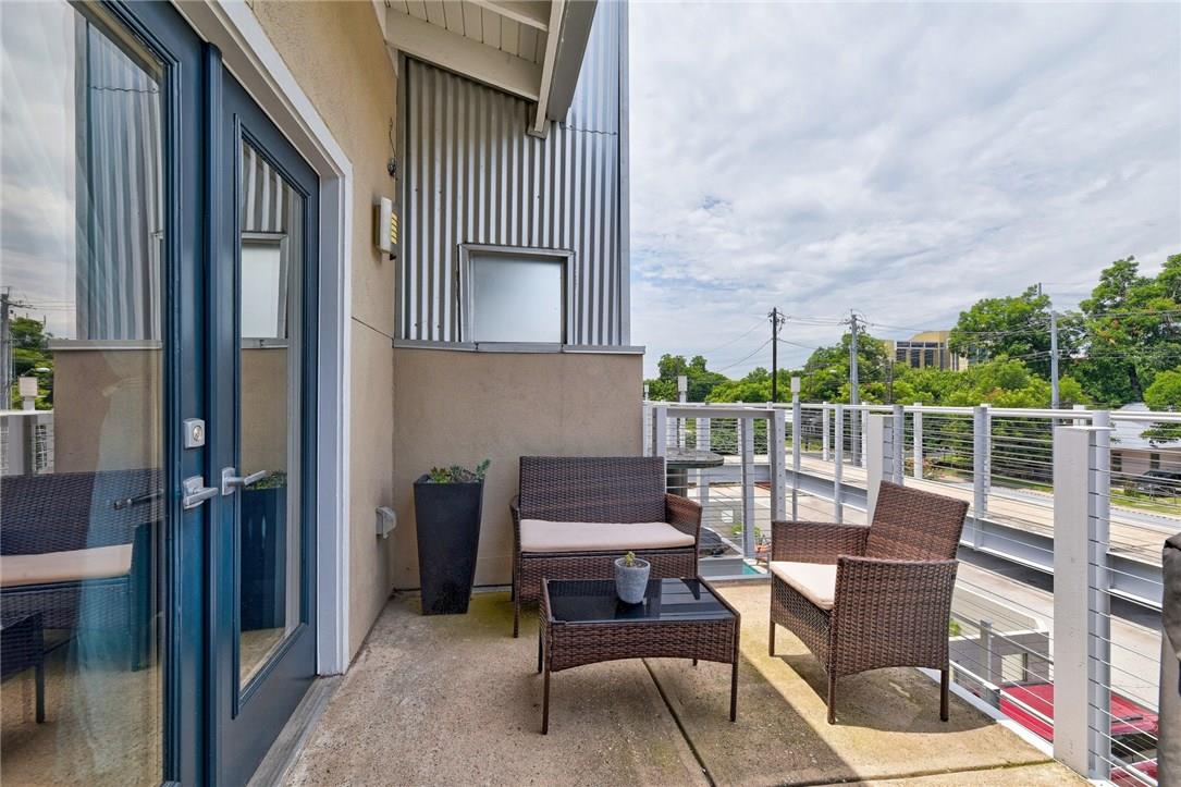 41 Waller ST 305