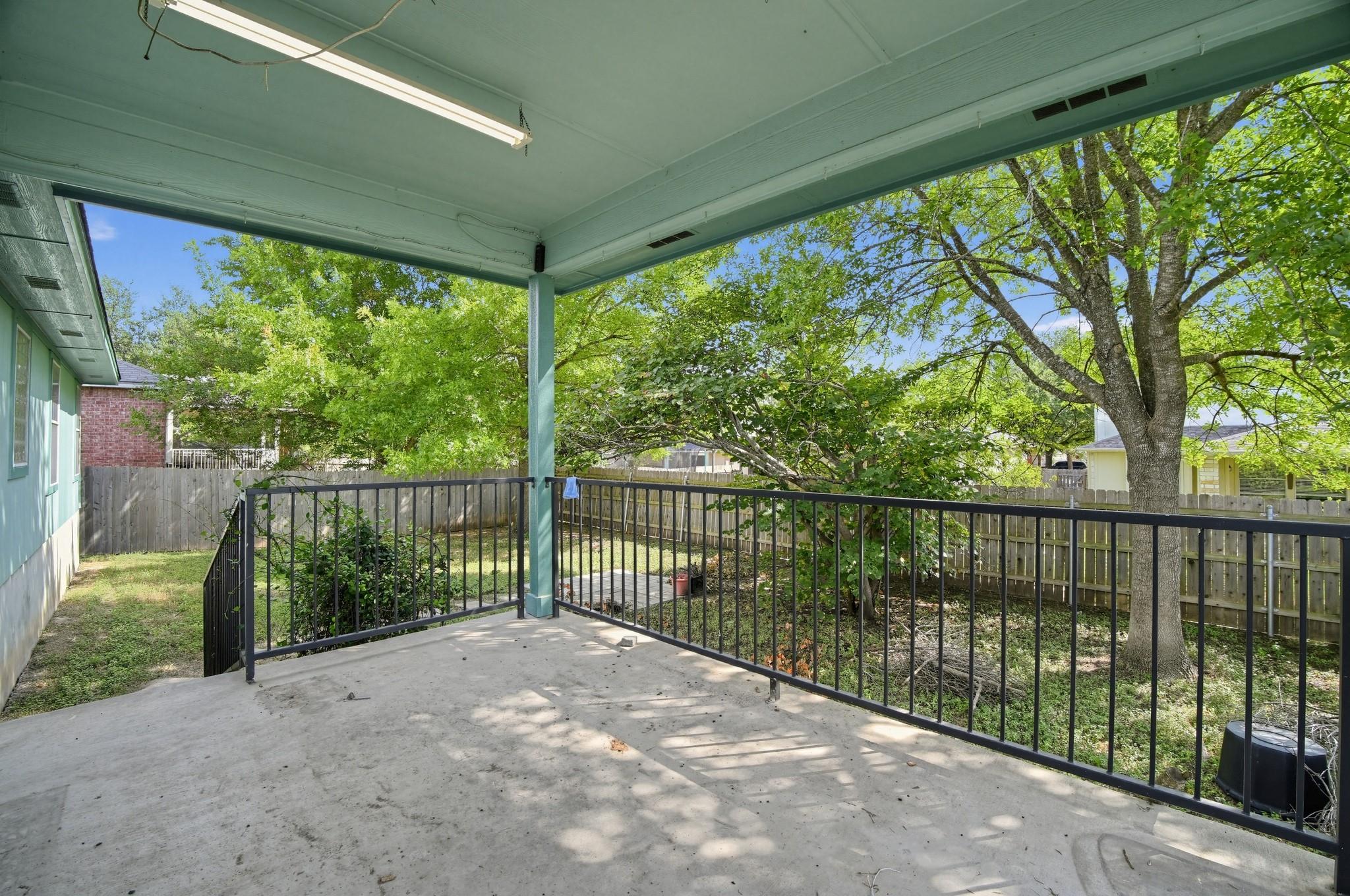 1417 Sweet Leaf LN