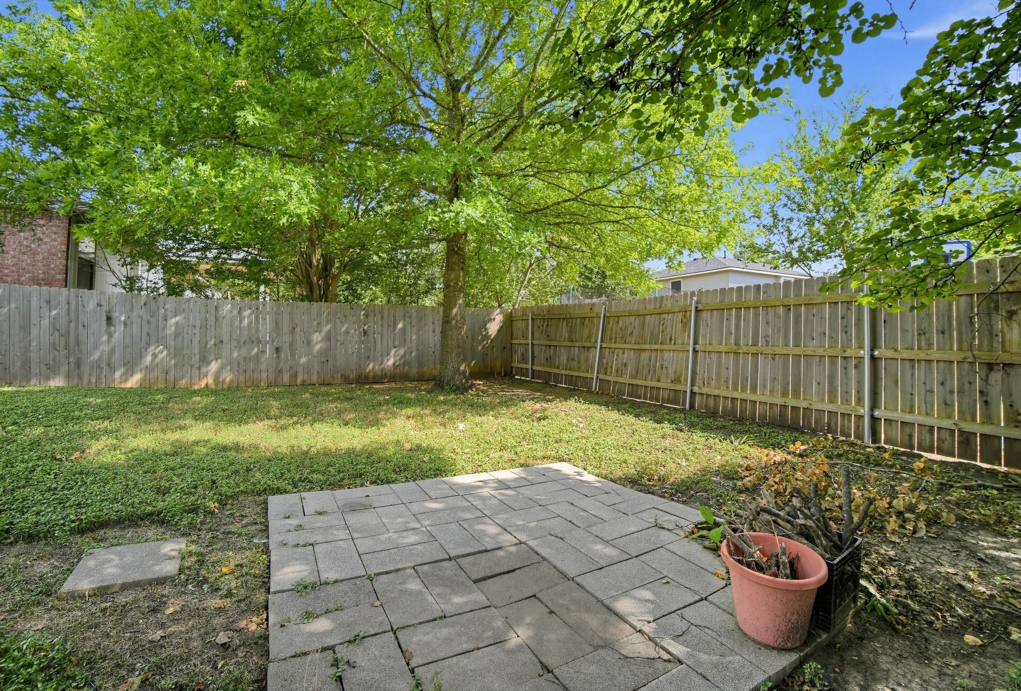 1417 Sweet Leaf LN