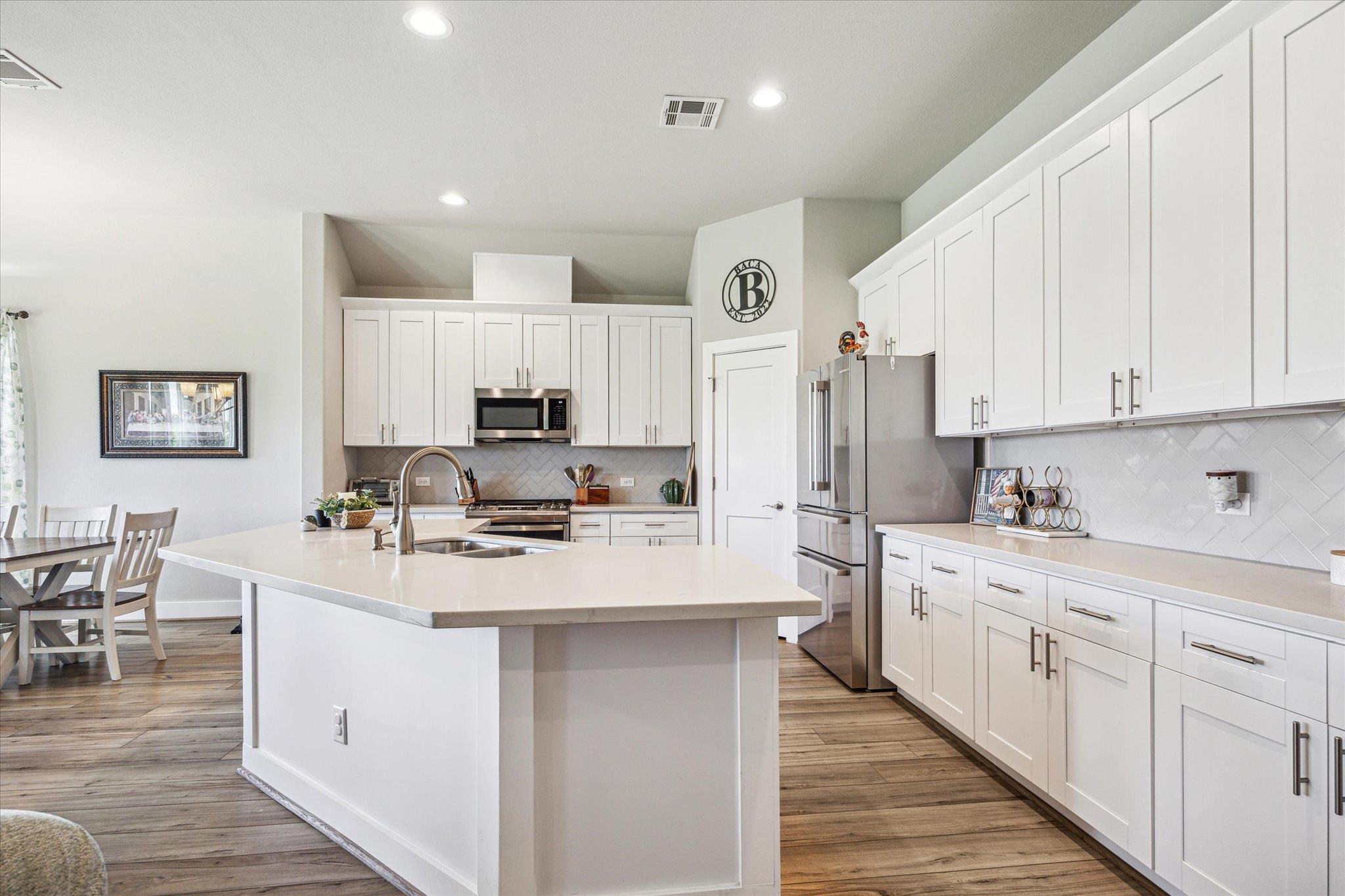 1401 Timber Oaks DR
