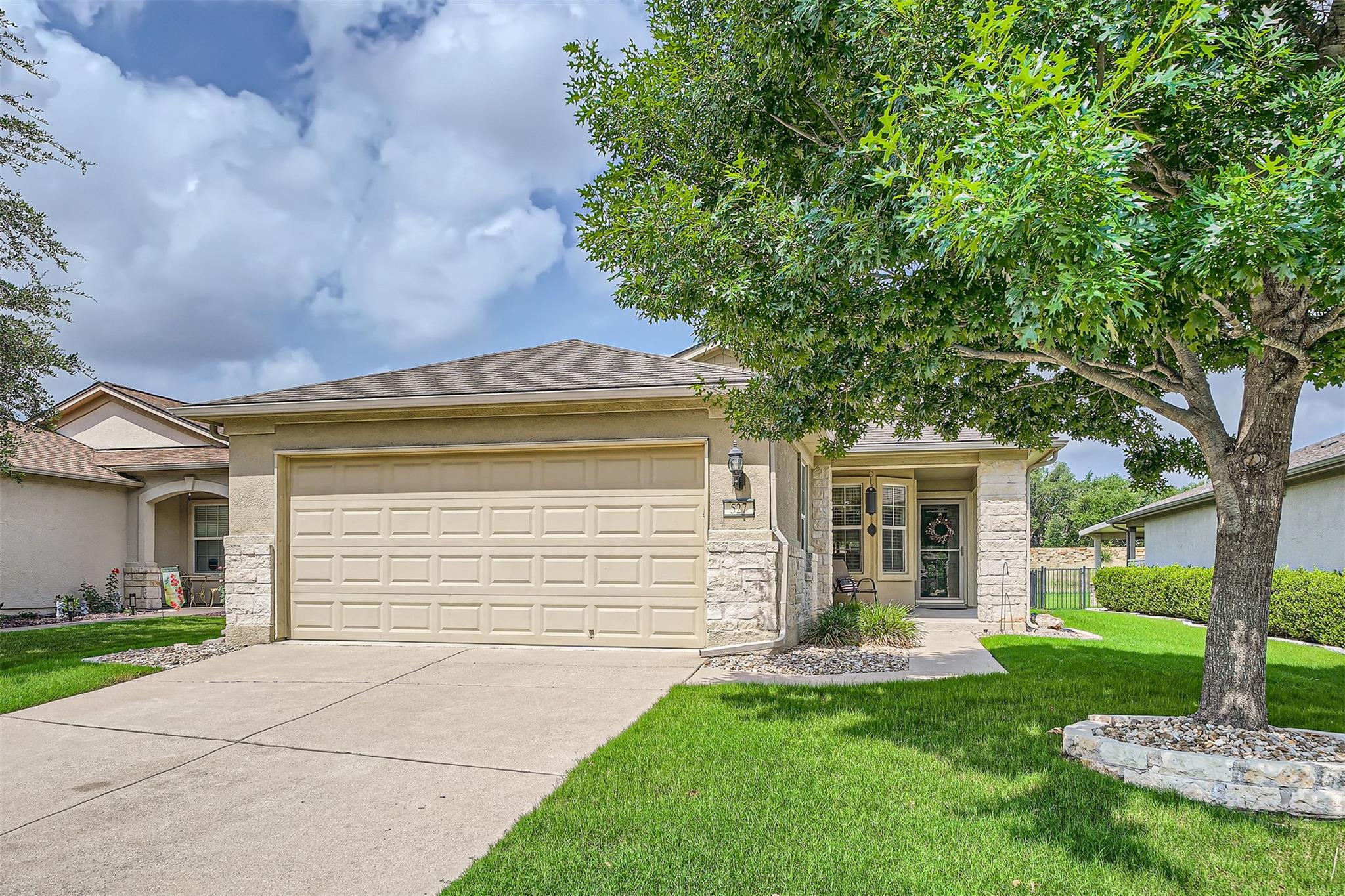 527 Salt Creek LN