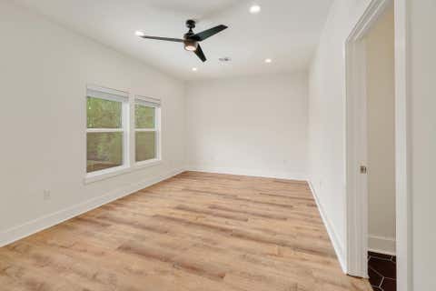 Tiny photo for 18716 W Lakeview DR, Jonestown, TX 78645 (MLS # 1116249)