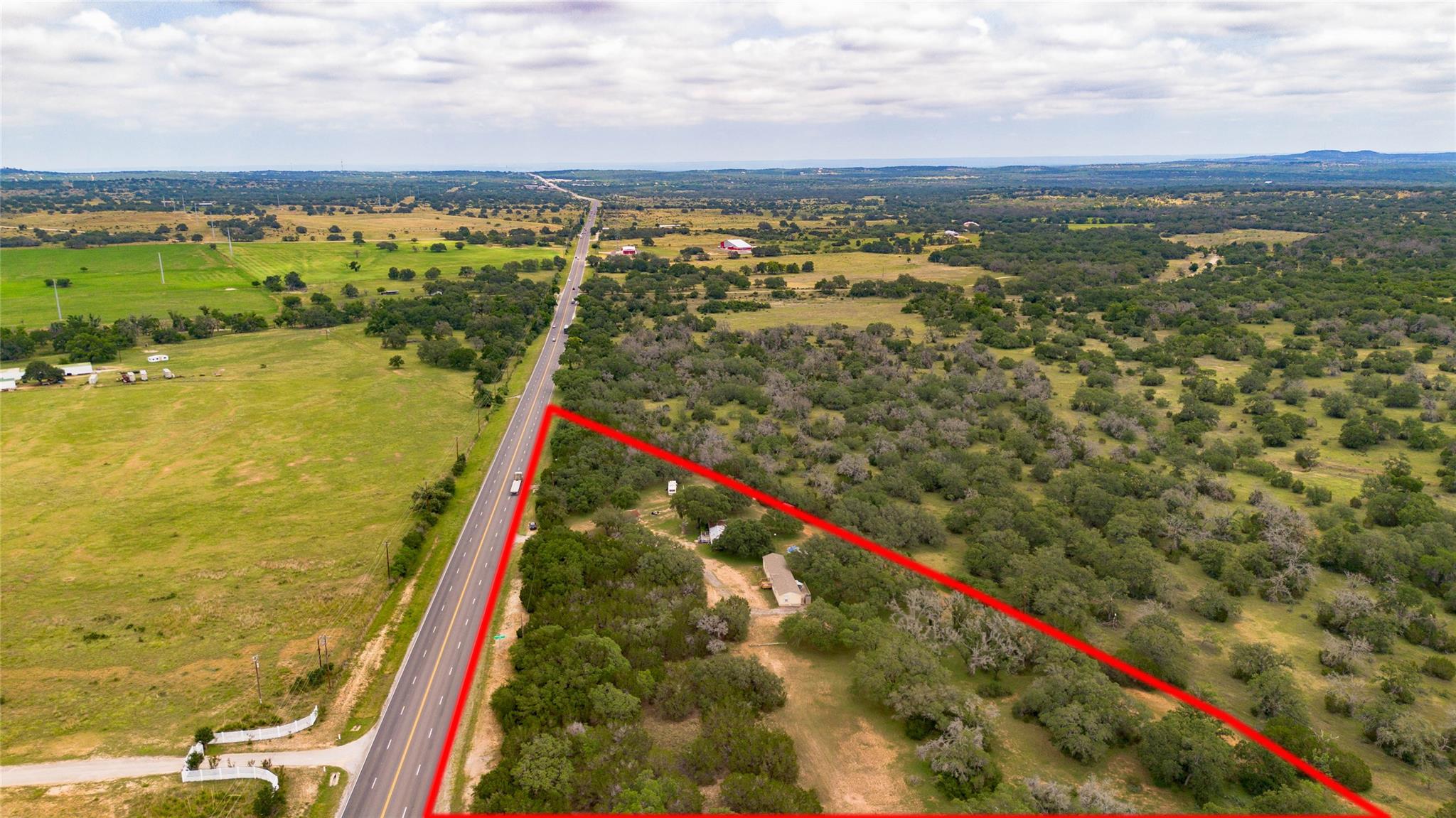 7824 N US Highway 281