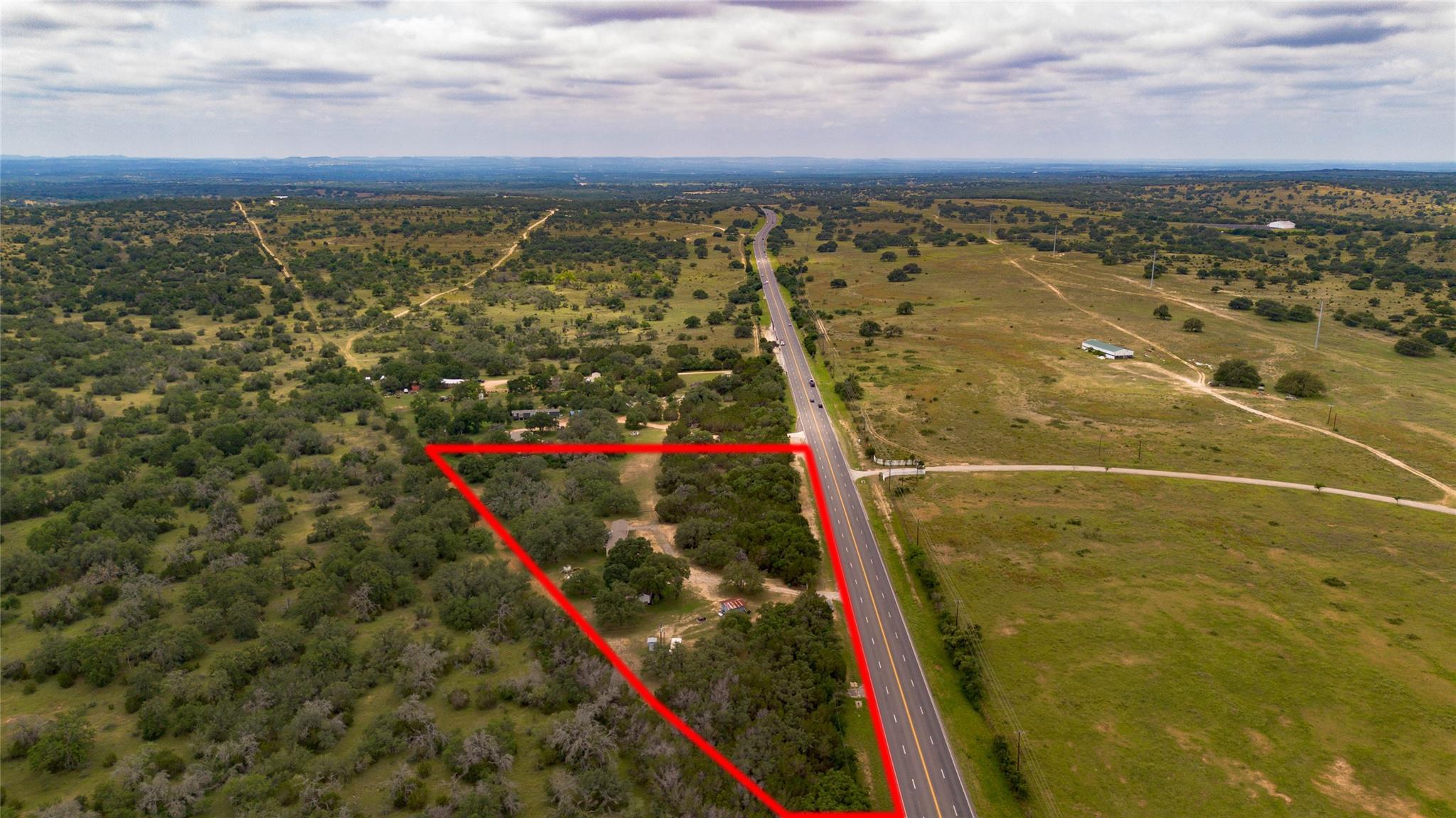 7824 N US Highway 281