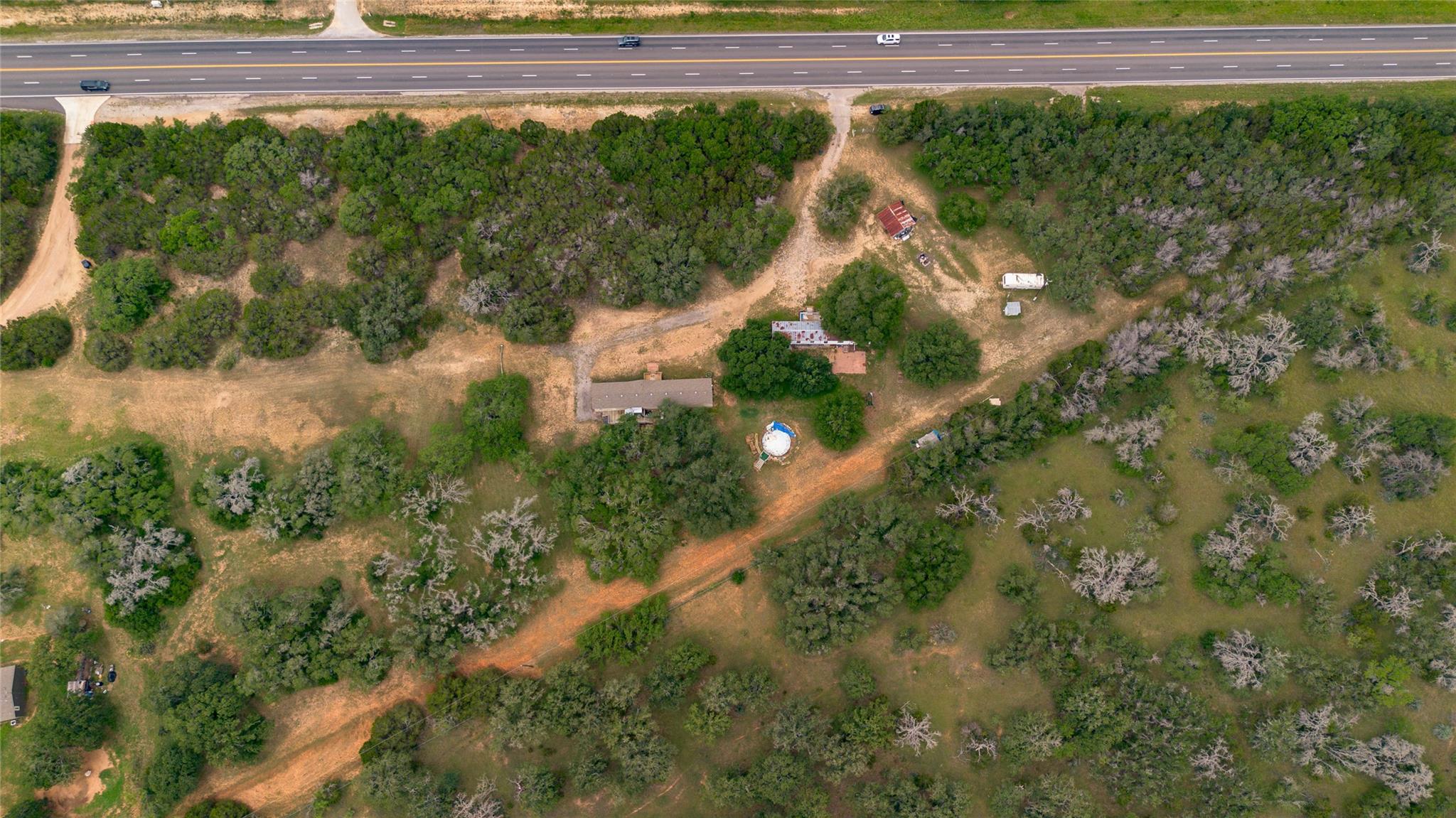 7824 N US Highway 281