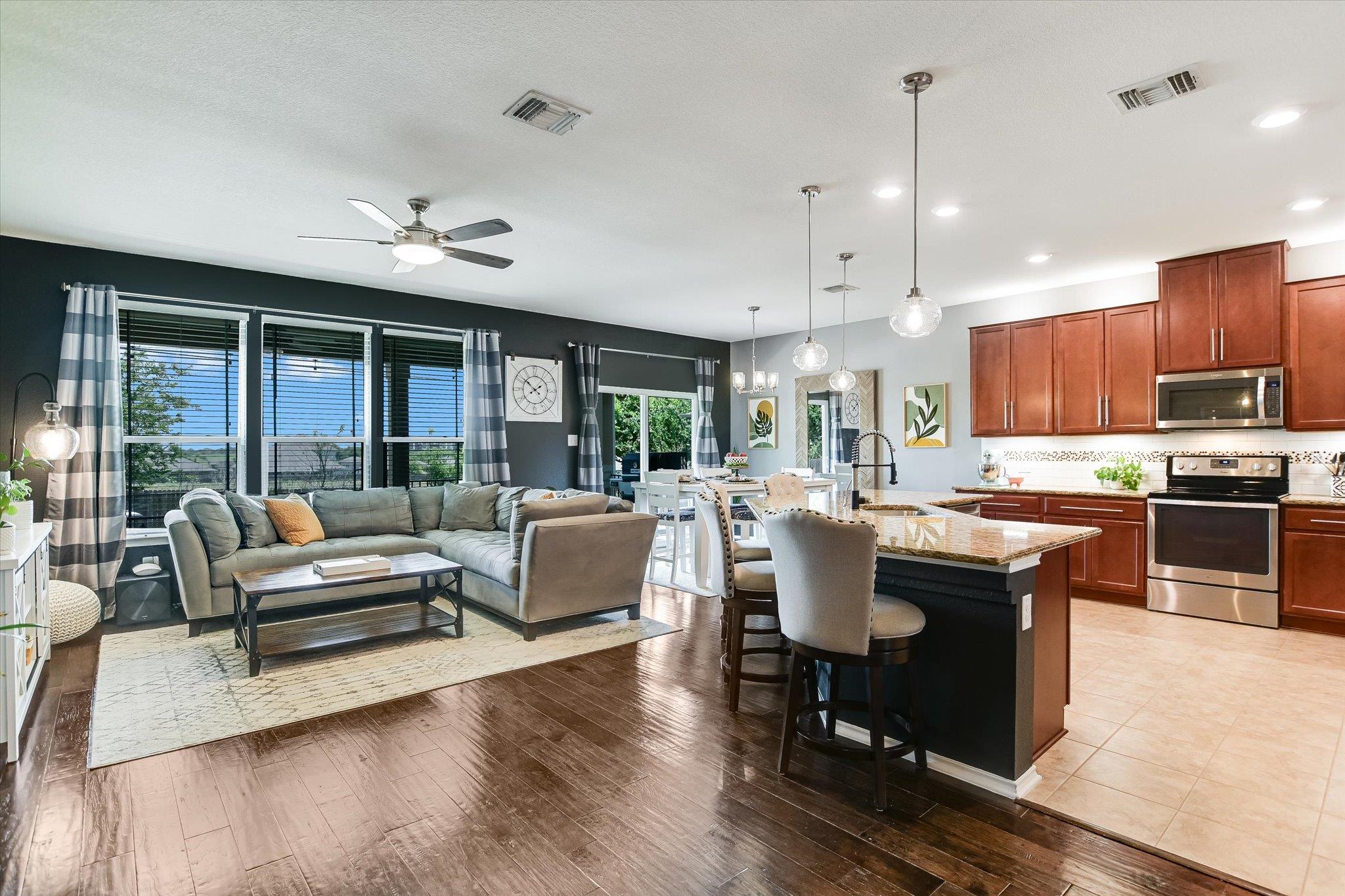 257 Culebra DR