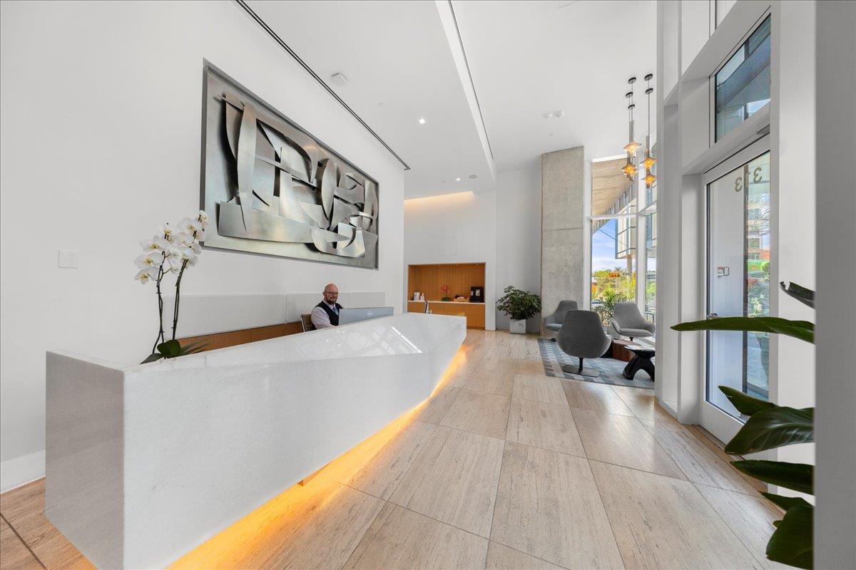 313 W 17th ST 2304