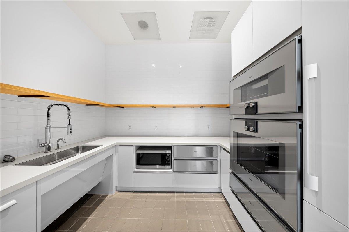 313 W 17th ST 2304
