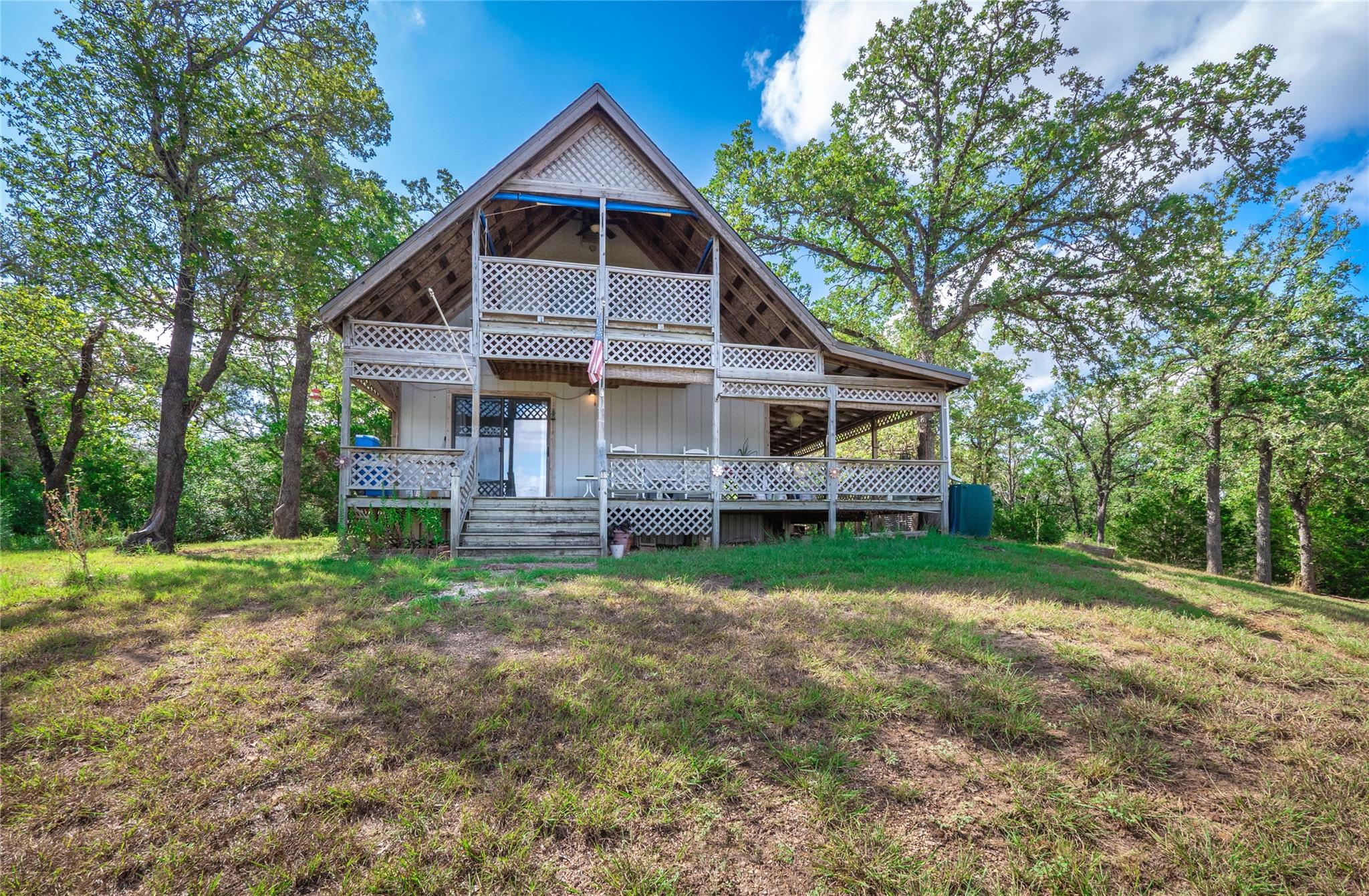 499 Hidden Oaks DR