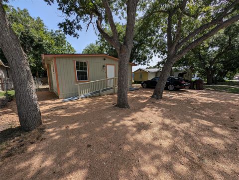 Photo of 320 Laredo ST, Lockhart, TX 78644 (MLS # 6686487)