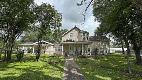 Photo of 411 E Church ST, El Campo, TX 77437 (MLS # 6904643)