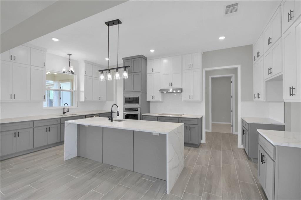 303 Highlander CT