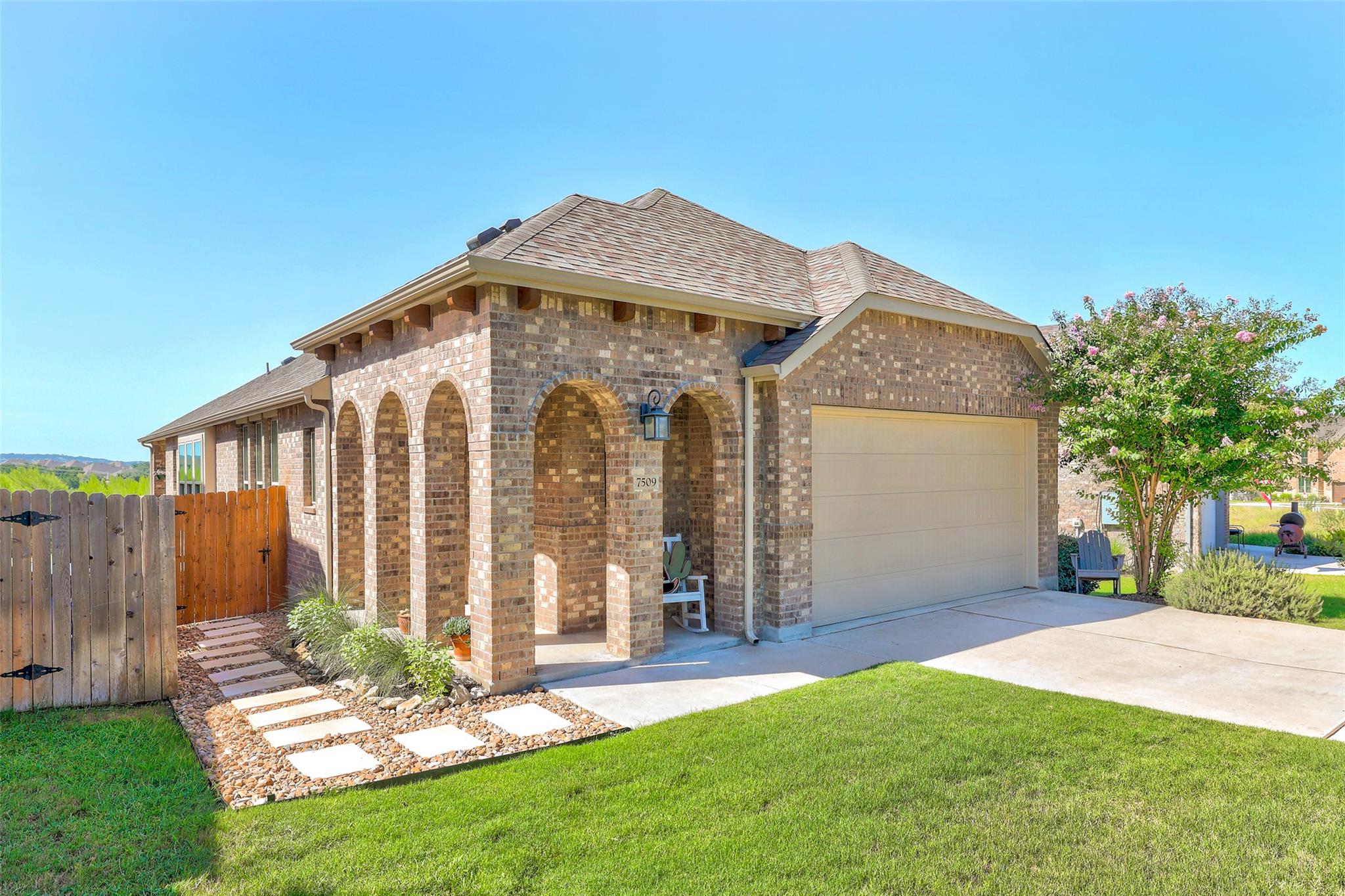 7509 Desert Needle DR